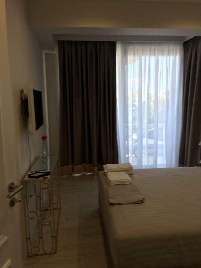 Onira Luxury Rooms ซารานเดอ ภายนอก รูปภาพ